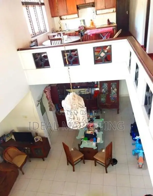 5 Bedroom Two-Storied House for Sale - Maharagama, Elhena Road (EM1030