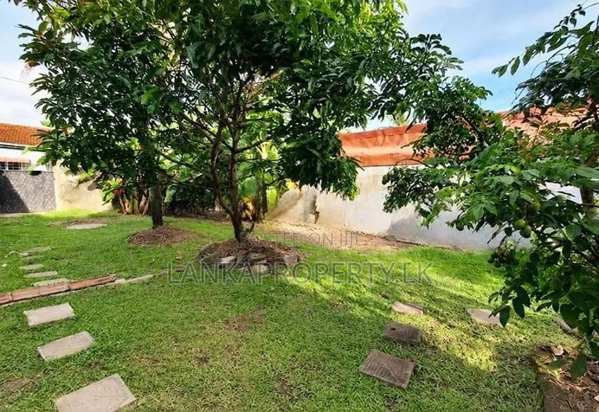 House for Sale in St. Anthony’s Rd, Kanuwana, Ja-Ela.