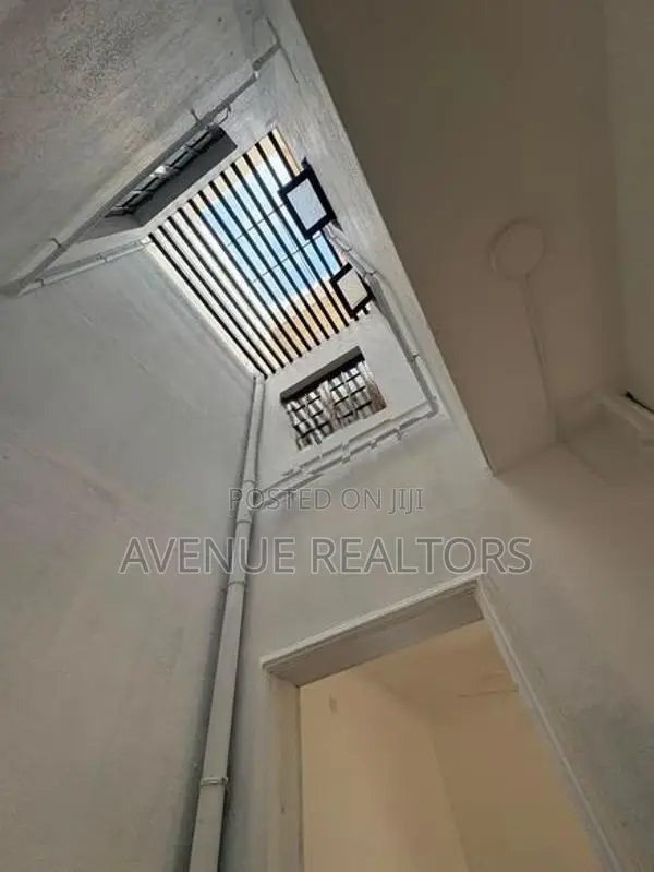 4-Storey House for Rent in Dehiwala–Mount Lavinia (HS4893)