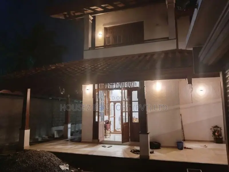 4 Br Two-Story House for Sale – Dehiwala
