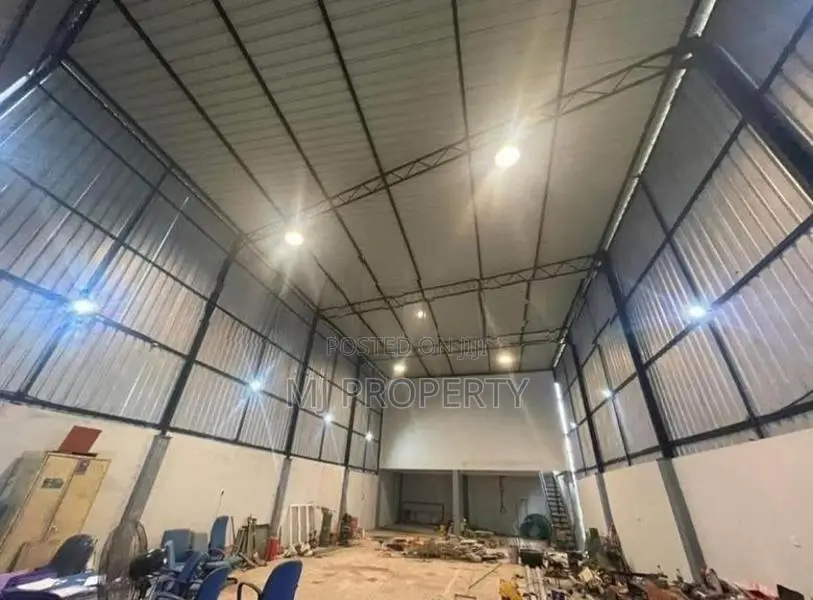 ( YC-1133)Valuable Commercial Warehouse for Sale in Homagama