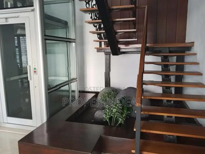 The Monarch Penthouse for Rent – Colombo 03 - PDA284