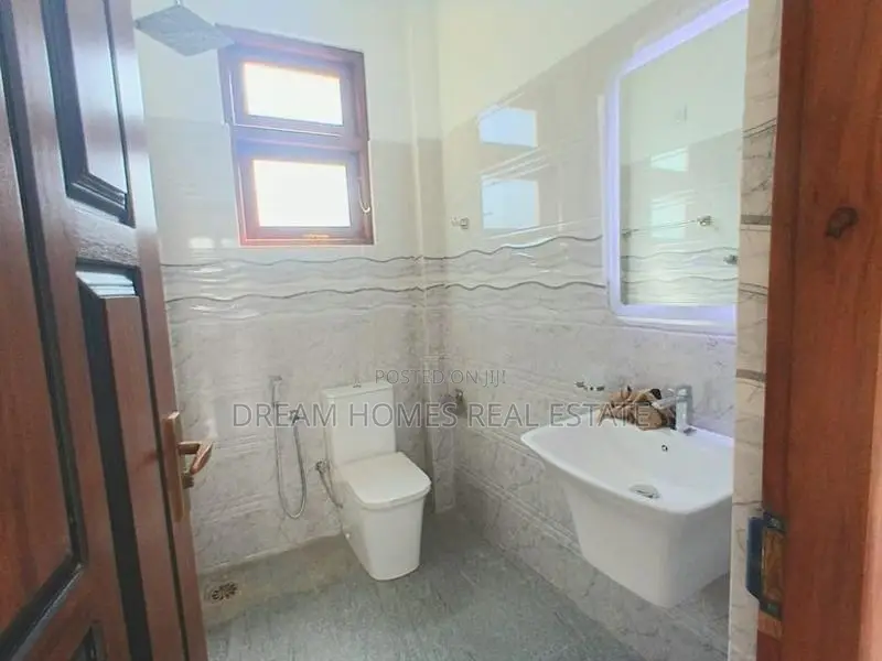 5 Bedroom House for Sale in Makandana – Piliyandala