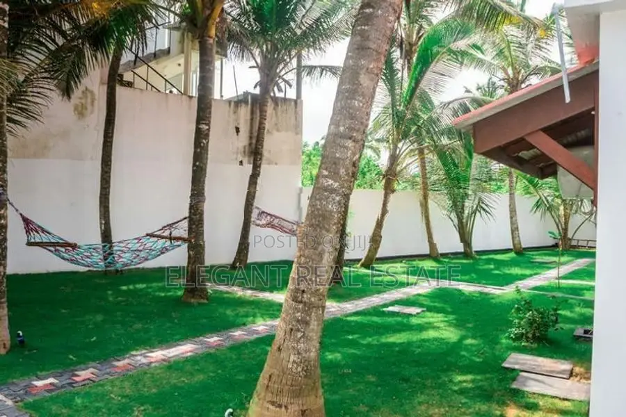 04 Bedroom Furnished Villa For Sale in Mirissa (A6554)