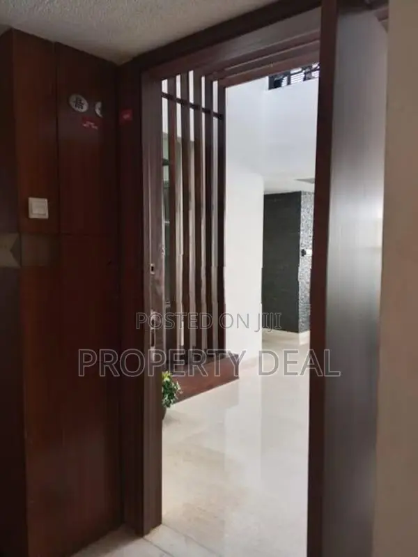 The Monarch Penthouse for Rent – Colombo 03 - PDA284