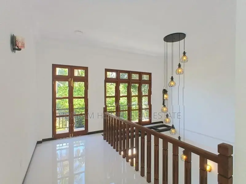 5 Bedroom House for Sale in Makandana – Piliyandala