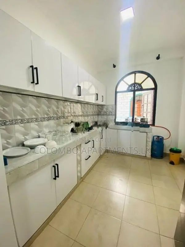 Well-Maintained Apartment for Long-Term Rent in Colombo 06. (CSPL301)