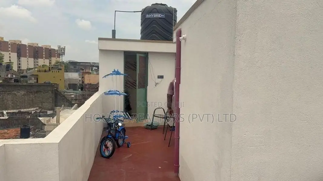 2 Br House for Sale – Maligawatta