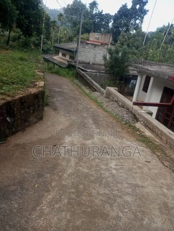 Land in Gampola Town Area