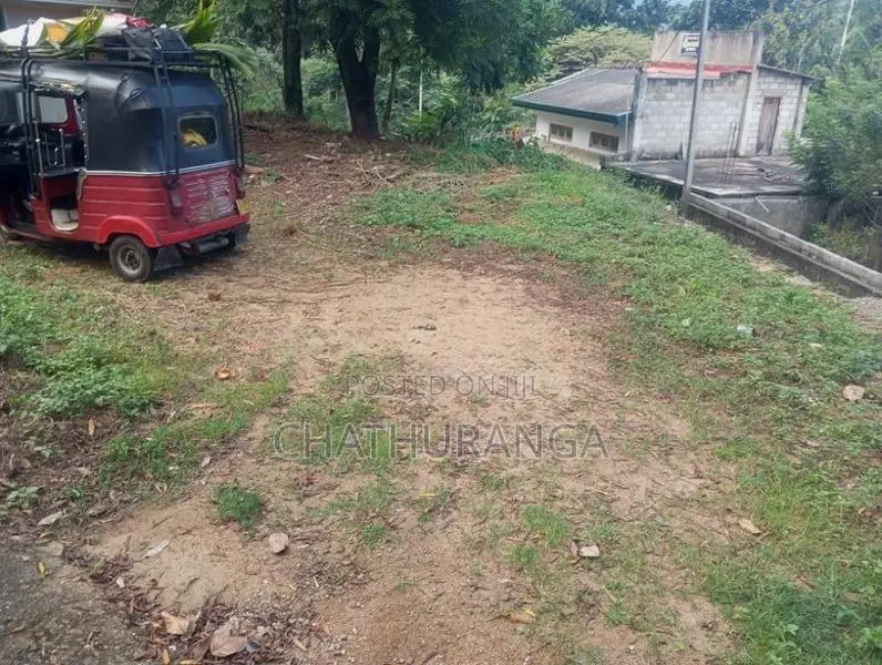 Land in Gampola Town Area