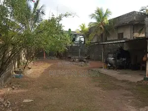 විකිණීමට – වැල්ලම්පිටියෙන් වටිනා නේවාසික ඉඩමක්
