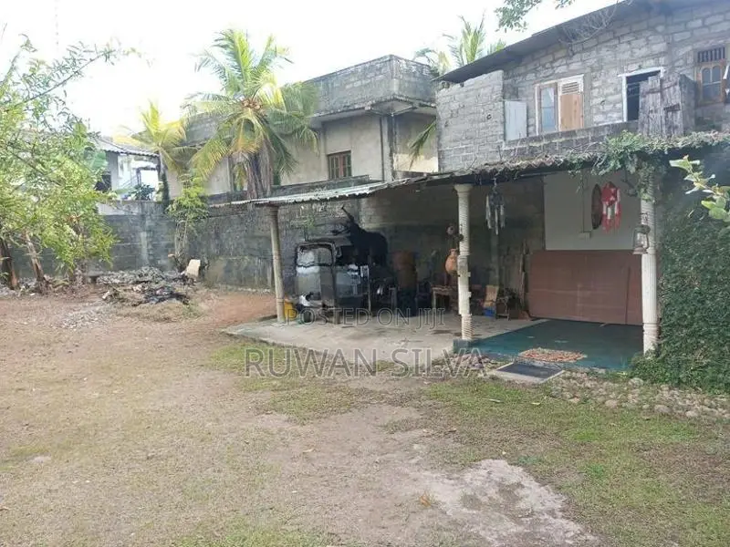 විකිණීමට – වැල්ලම්පිටියෙන් වටිනා නේවාසික ඉඩමක්