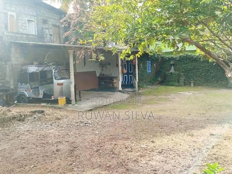 විකිණීමට – වැල්ලම්පිටියෙන් වටිනා නේවාසික ඉඩමක්