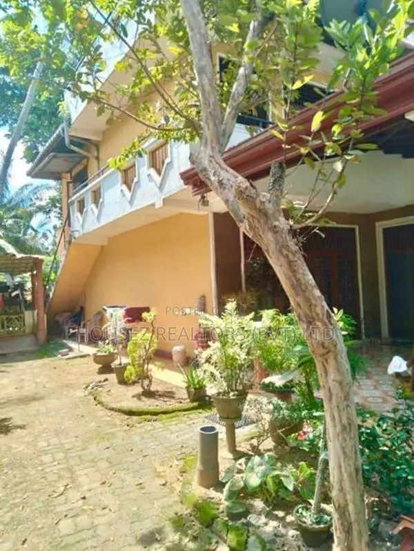 Spacious 25-Perch Property for Sale in Wattala