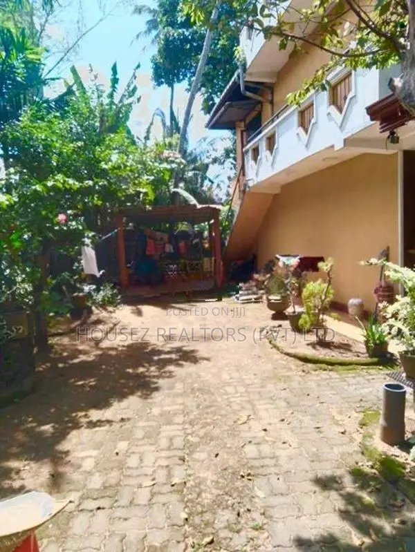 Spacious 25-Perch Property for Sale in Wattala
