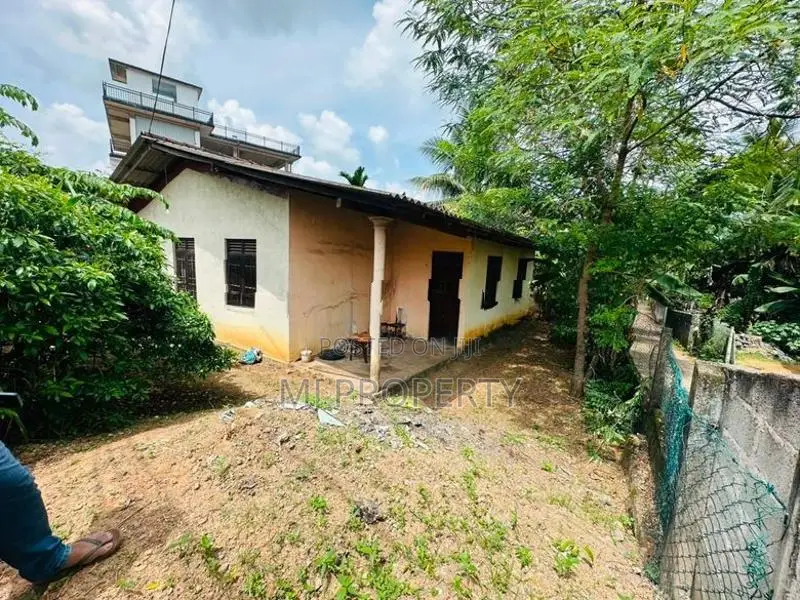 ( YS-1121) Valuable Residential Bare Land Sale in Kottawa
