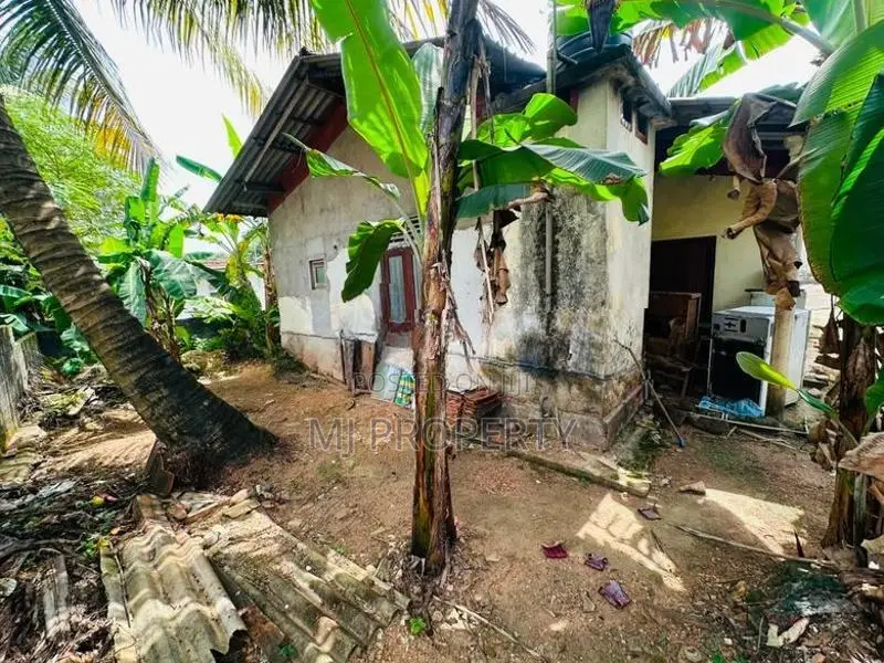 ( YS-1121) Valuable Residential Bare Land Sale in Kottawa