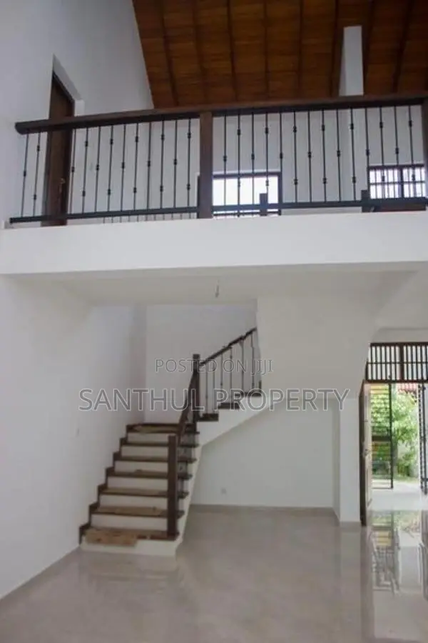 Super Luxury Two-Story House with Annex for Sale – Boralesgamuwa