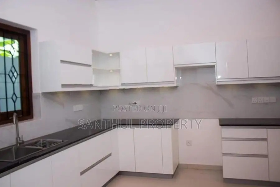 Super Luxury Two-Story House with Annex for Sale – Boralesgamuwa
