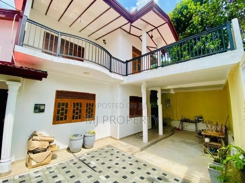 ( YS-1008) Valuable Two Storey House Sale in Homagama
