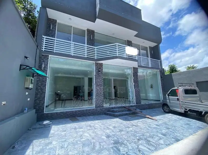 ( TC-1179) Valuable Commercial Building Rent in Thalawathugoda
