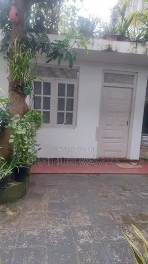 Room for Rent at Mount Lavinia