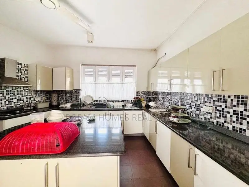 6BR 5BA House for Sale – Colombathanthri Mawatha