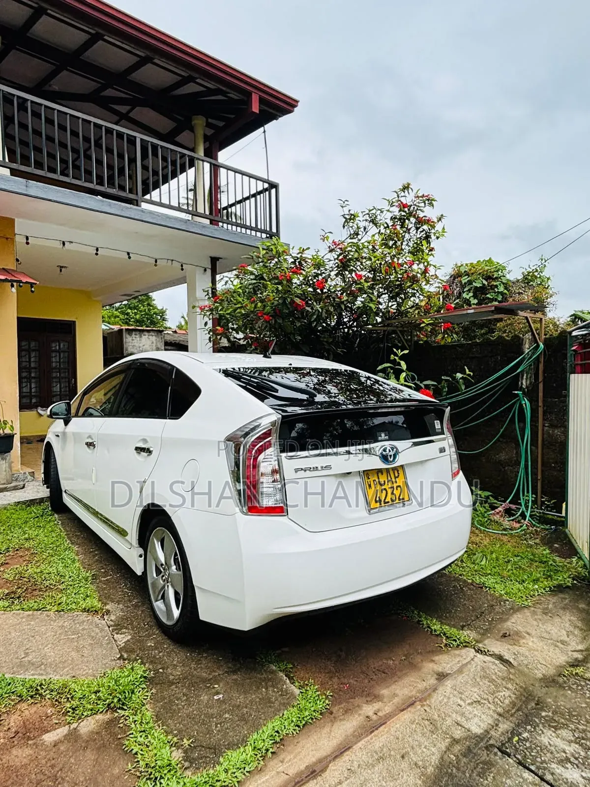 Toyota Prius 4dr Hatchback (1.8L 4cyl gas/electric hybrid CVT) 2016