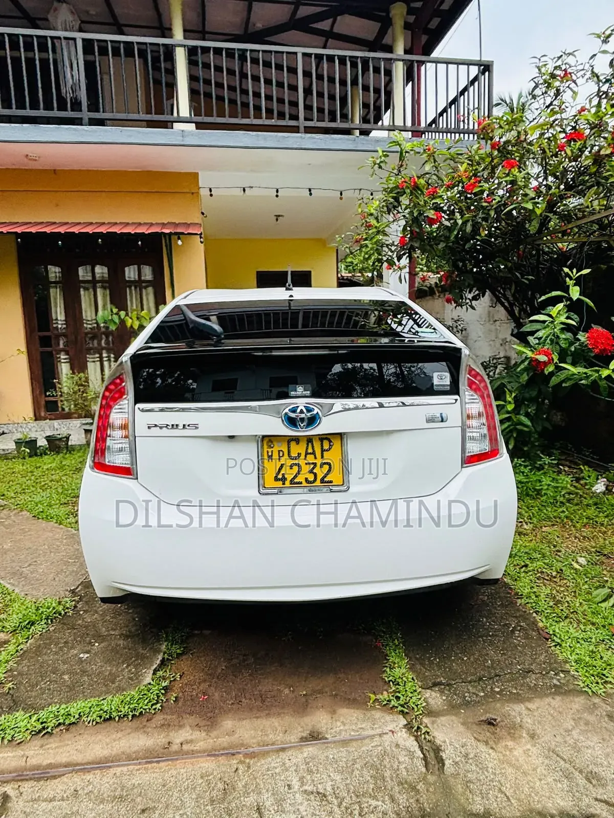 Toyota Prius 4dr Hatchback (1.8L 4cyl gas/electric hybrid CVT) 2016