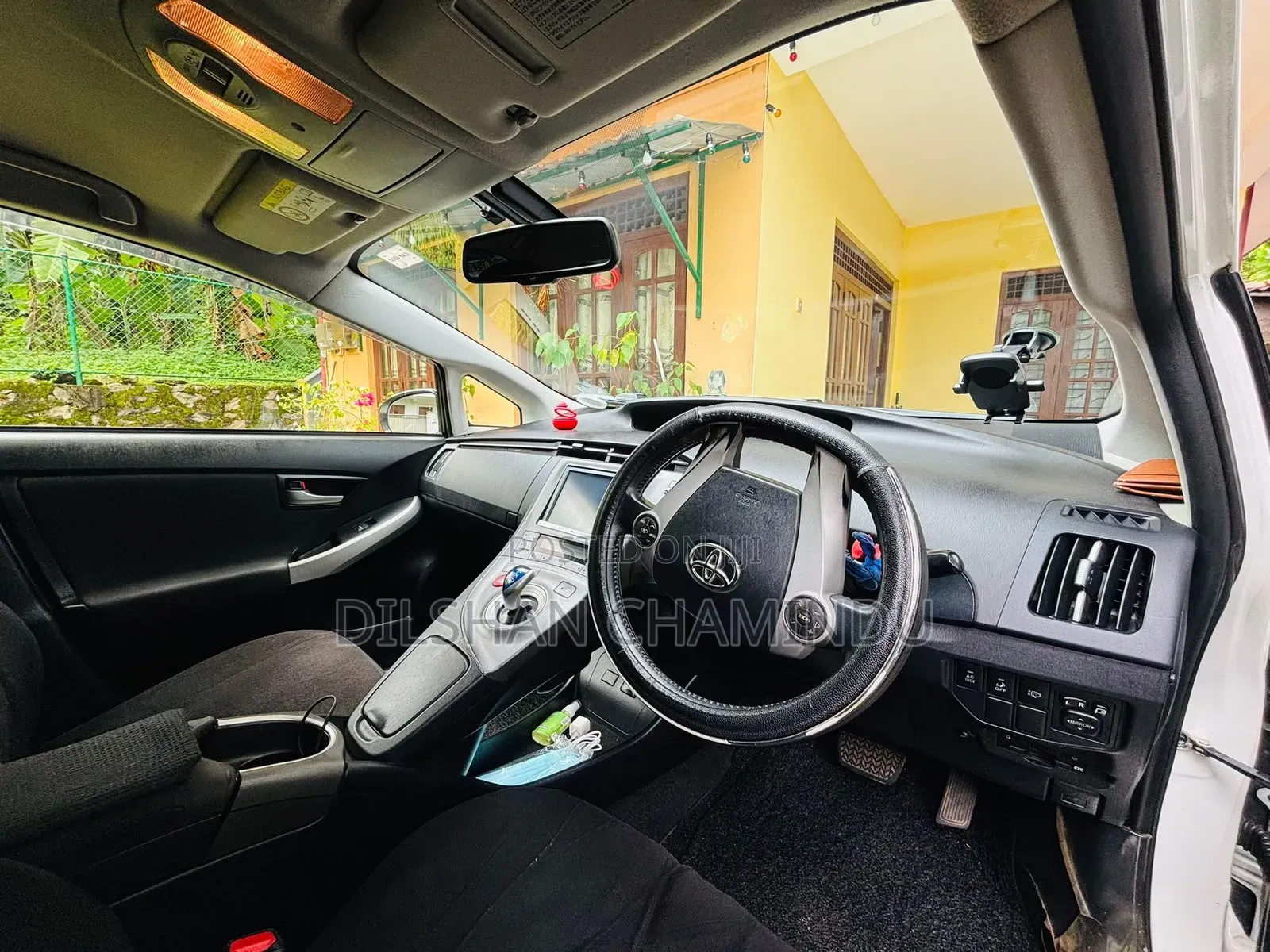 Toyota Prius 4dr Hatchback (1.8L 4cyl gas/electric hybrid CVT) 2016