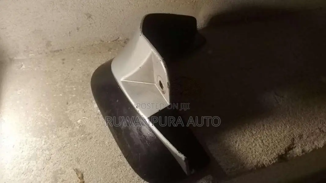 Fb15 rear left mudflap for Car
