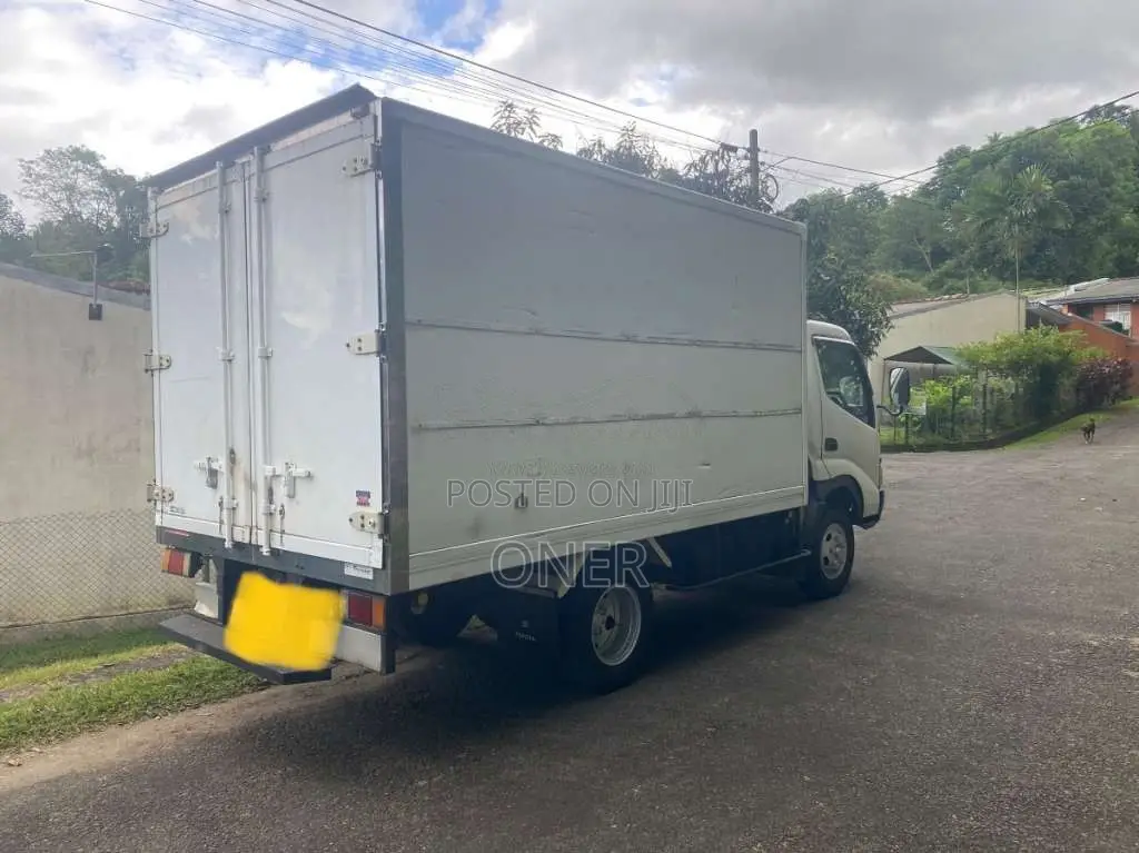 Toyota Dyna 2006 Lorry (Used)