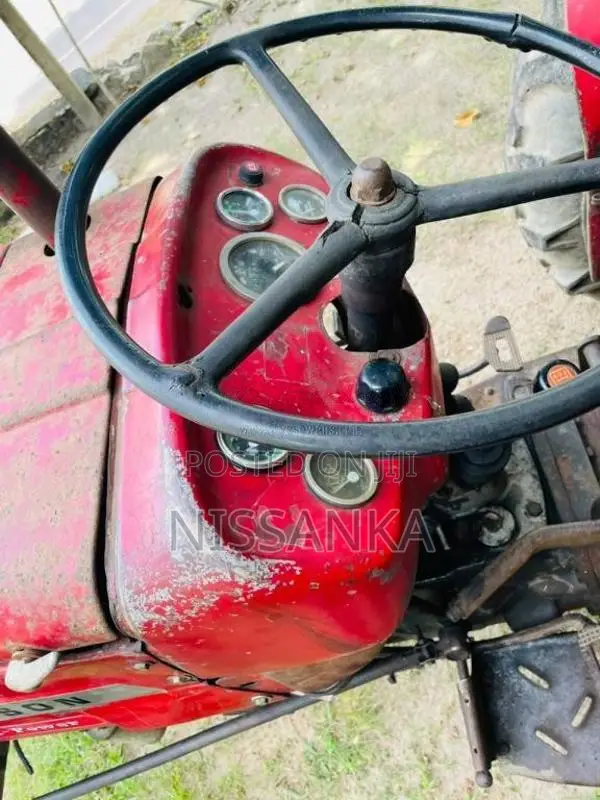 Massey-Ferguson Dl 135 2001 Tractor (Used)