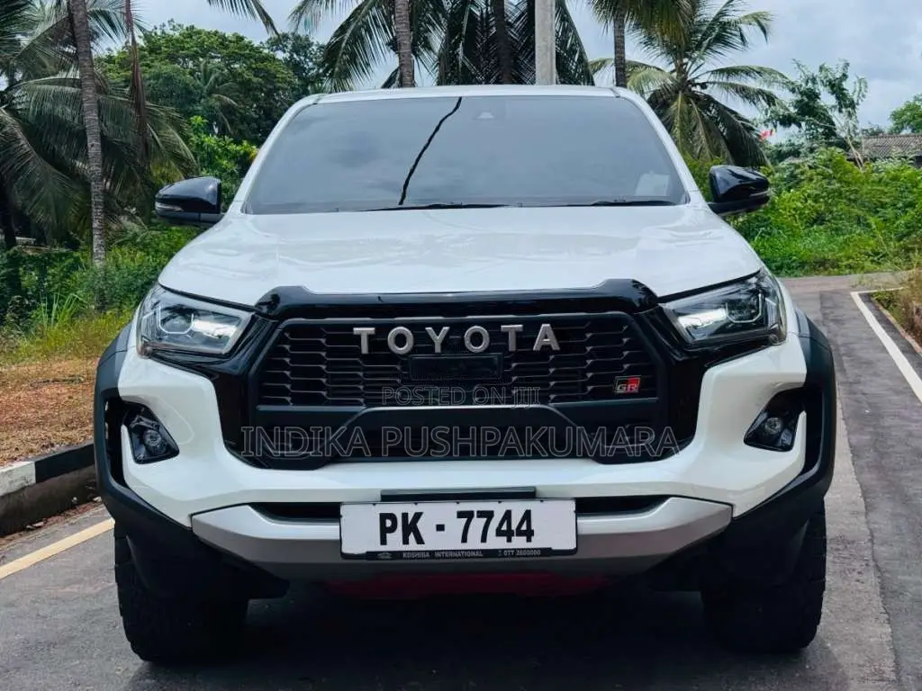 Toyota Hilux GR Sport 2025 Pickup (Used)