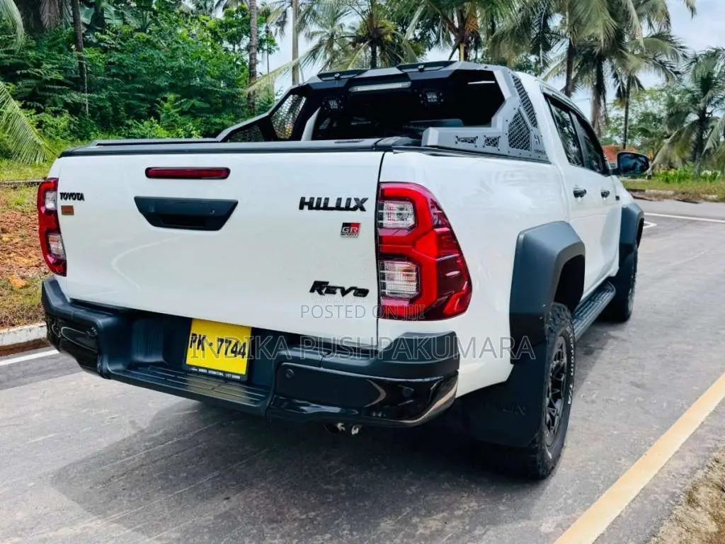 Toyota Hilux GR Sport 2025 Pickup (Used)