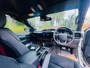 Toyota Hilux GR Sport 2025 Pickup (Used)