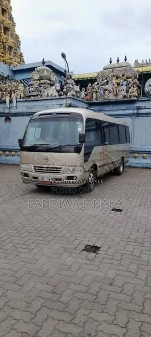 Toyota Coaster 2011 Bus (Used)