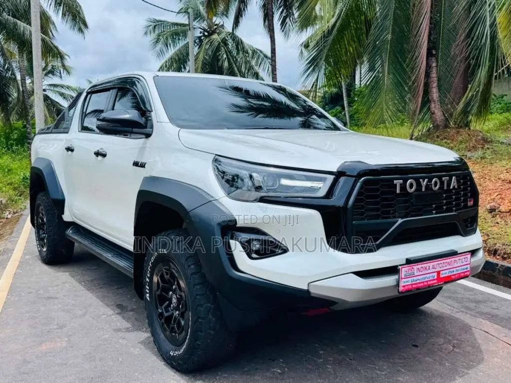 Toyota Hilux GR Sport 2025 Pickup (Used)