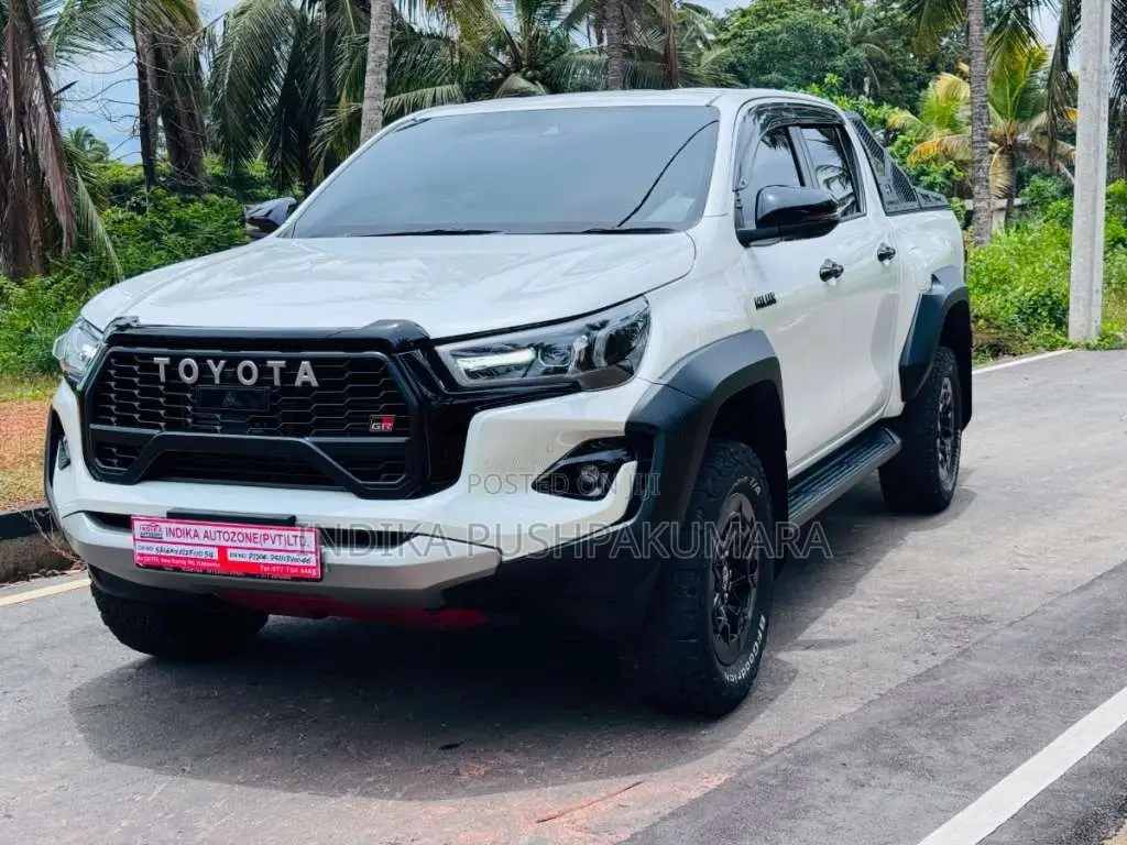Toyota Hilux GR Sport 2025 Pickup (Used)