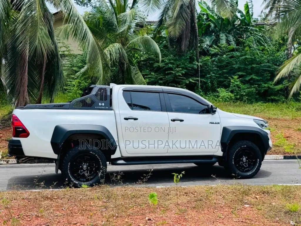 Toyota Hilux GR Sport 2025 Pickup (Used)