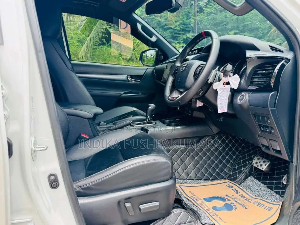 Toyota Hilux GR Sport 2025 Pickup (Used)