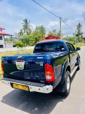 Toyota Hilux 2007 Pickup (Used)