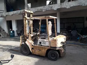 Other 2.5 Ton Forklift 2004 Heavy-Duty (Used)