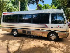 Mitsubishi BABY ROSA 1999 Bus (Used)