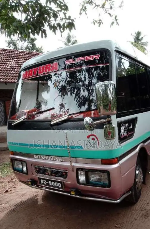 Mitsubishi Baby Rosa Custom 1991 Bus (Used)