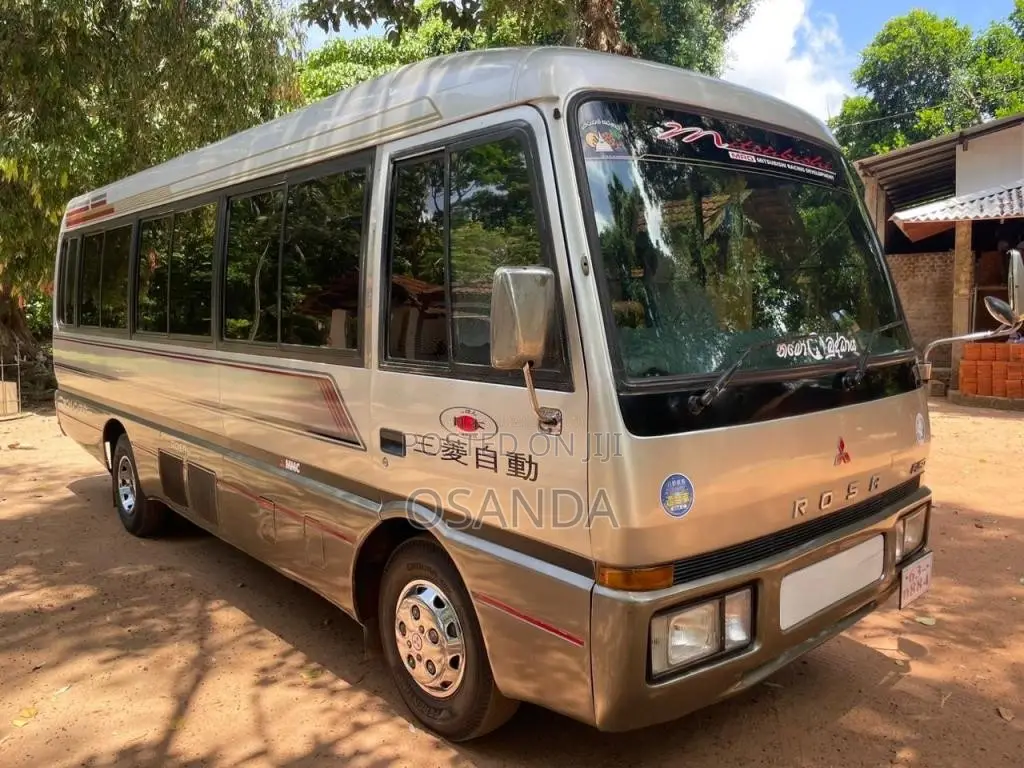 Mitsubishi BABY ROSA 1999 Bus (Used)