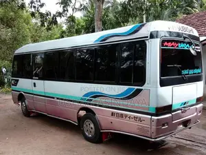 Mitsubishi Baby Rosa Custom 1991 Bus (Used)