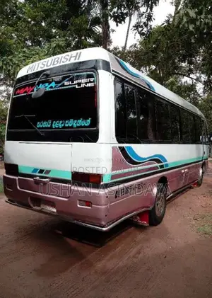 Mitsubishi Baby Rosa Custom 1991 Bus (Used)
