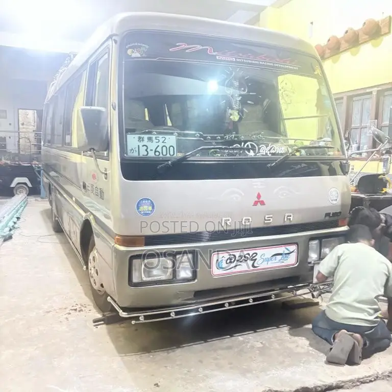 Mitsubishi BABY ROSA 1999 Bus (Used)