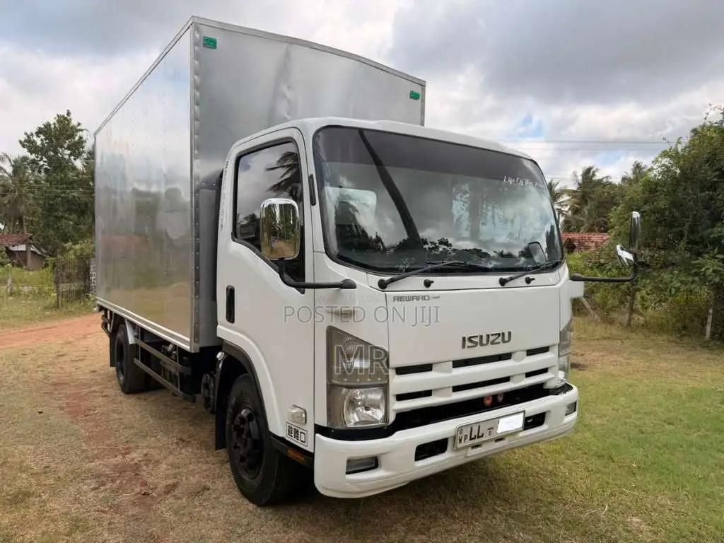 Isuzu NPR 2014 Lorry (Used)